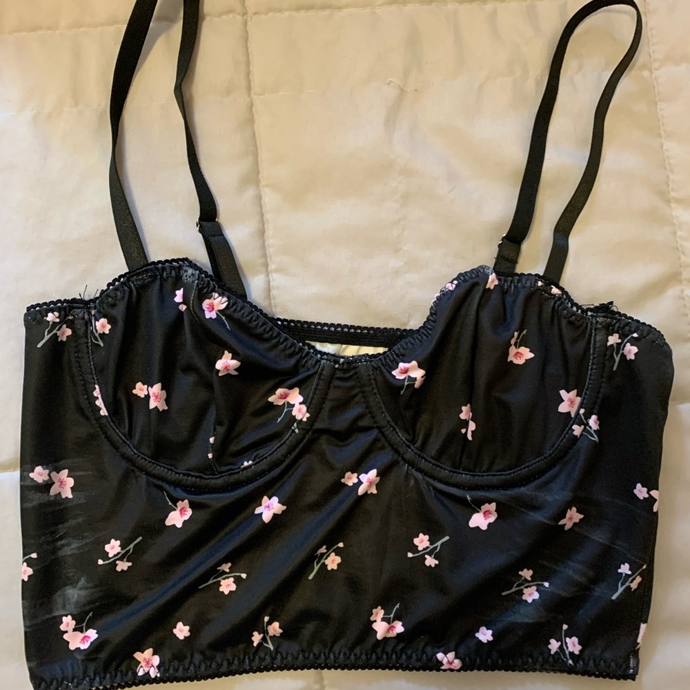 Black floral tank top